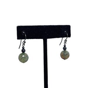 Vintage Silver Tone And Ball Shaped Nephrite Dangle Pierced Earrings (5402)